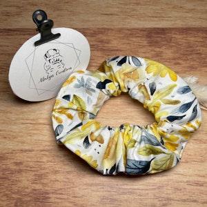 Yellow Daisy Scrunchie | Floral Gift Ideas | Hair Accessories | Hair Ties | Scrunchies | Handmade in Ontario - Flowerhint