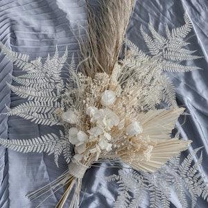 Preserved pampas grass boho bouquet / palm spear bouquet/ eternal blossom hydrengea bouquet - Flowerhint